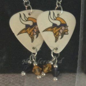 2  PAIRS OF MINNESOTA VIKINGS GUITAR PICK EARRINGS